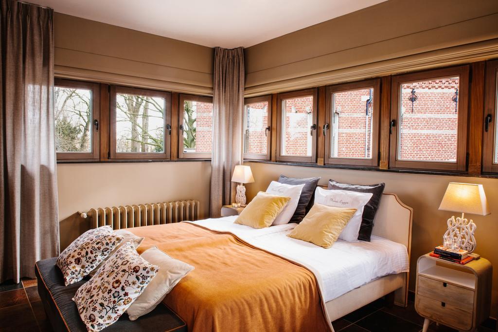 Charmehotel Manoir Ogygia Poperinge Buitenkant foto